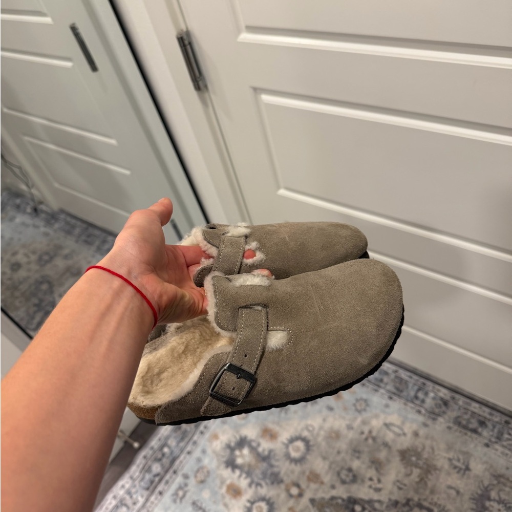 Birkenstock Women’s Taupe Suede Shearling slip ons